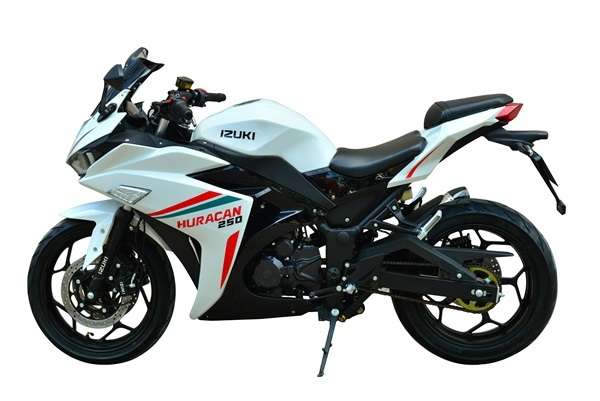 Preventa - moto de gasolina izuki huracan 250 cc - 2025 blanca eta: 09/07/2025